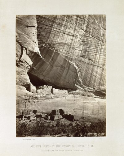 Antike Ruinen im Cañon de Chelle, N.M. (Territorium) von Timothy H. OSullivan